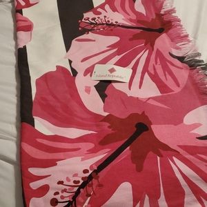 Beach towel NWT 🦩